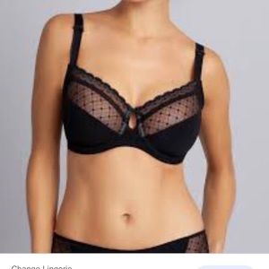 Black lace Change bra size 28J